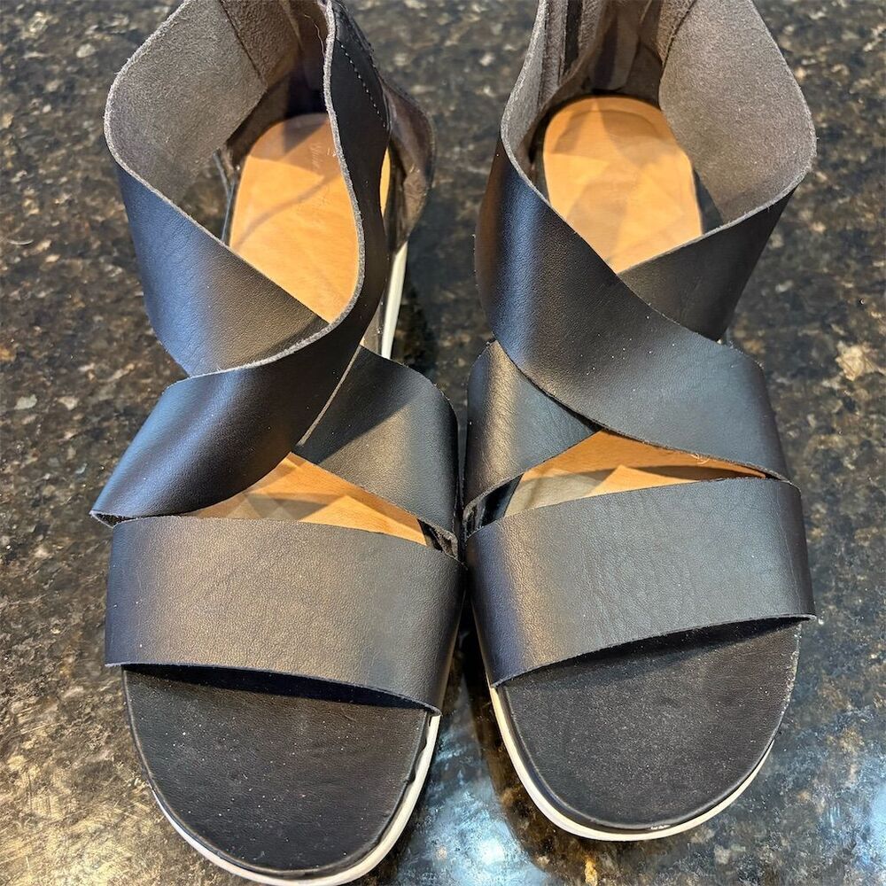 Universal Thread Women's Black Strappy Sandals Size 11 Summer Casual